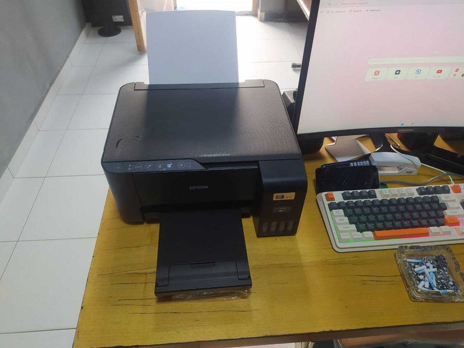 Rangli printer epson L3250 sotiladi arzon