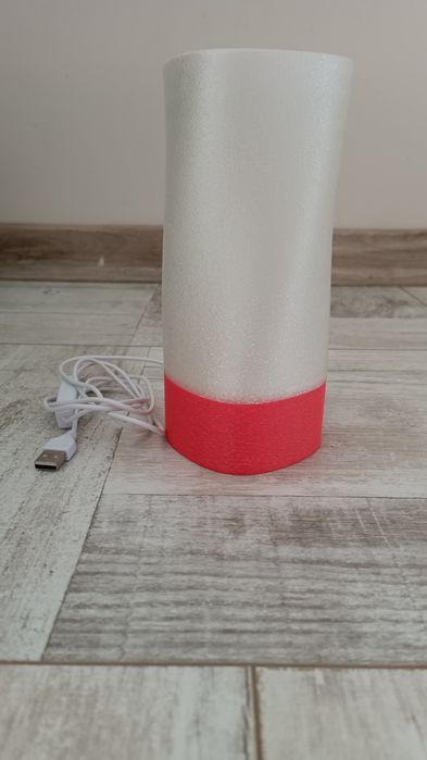 3D Принтирана настолна лампа