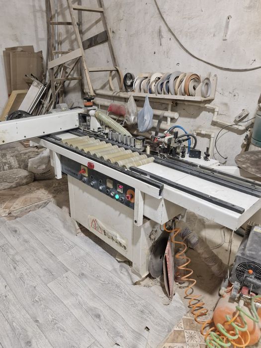 Кромкооблицовачный станок