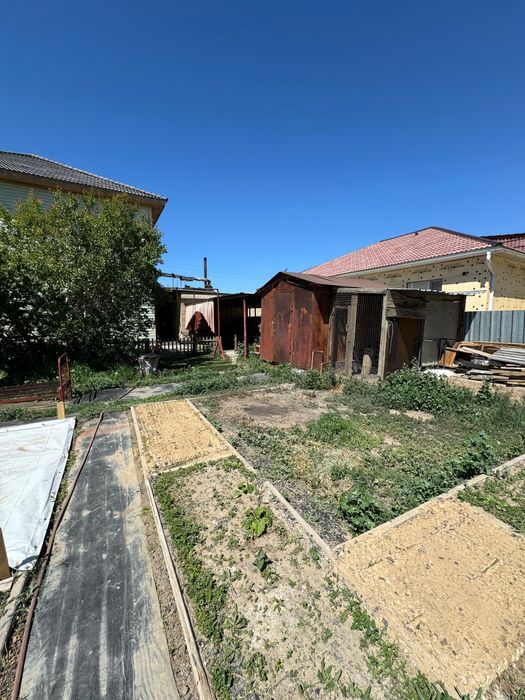 Продам двух этажный коттедж