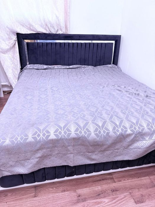 Спальный диван 2 тумбочки, шкаф.