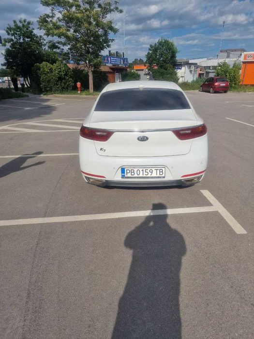 Автомобил KIA K7