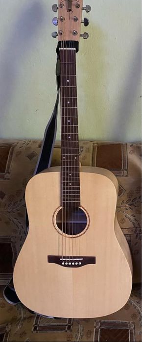 Акустическая полномассивная гитара Simon&Patrick + чехол