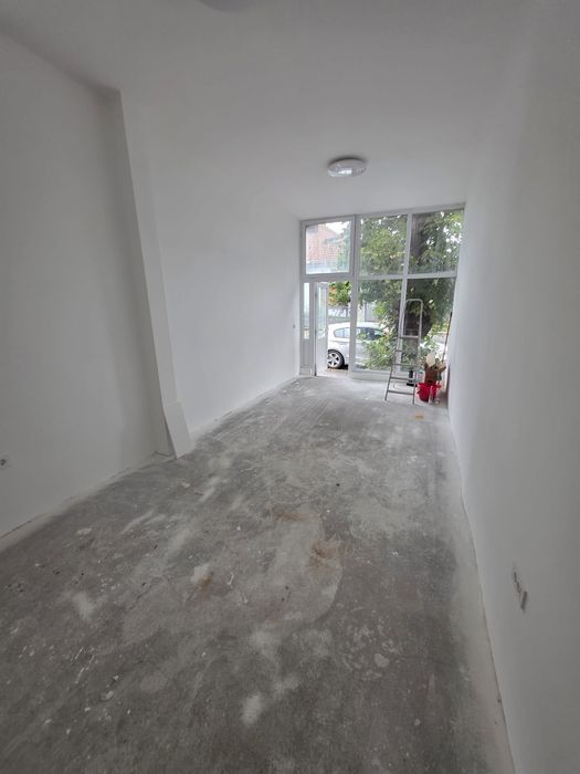 Spatiu comercial Renovat de vanzare/inchiriat