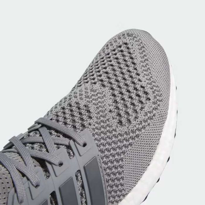 Оригинальные Кроссовки Adidas UltraBoost 1.0 (39 размер/6.5 US)