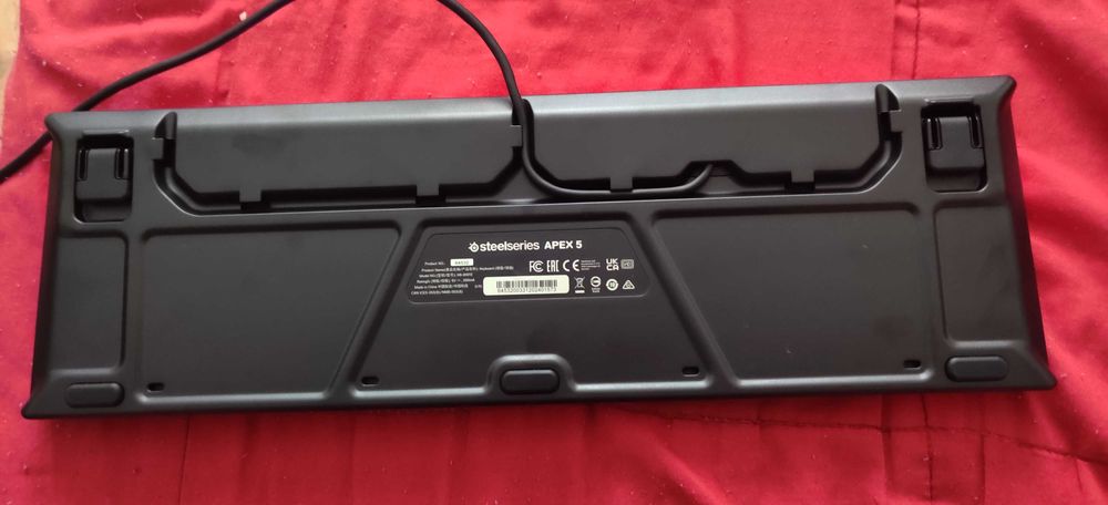 Геймърска Клавиатура SteelSeries Apex 5