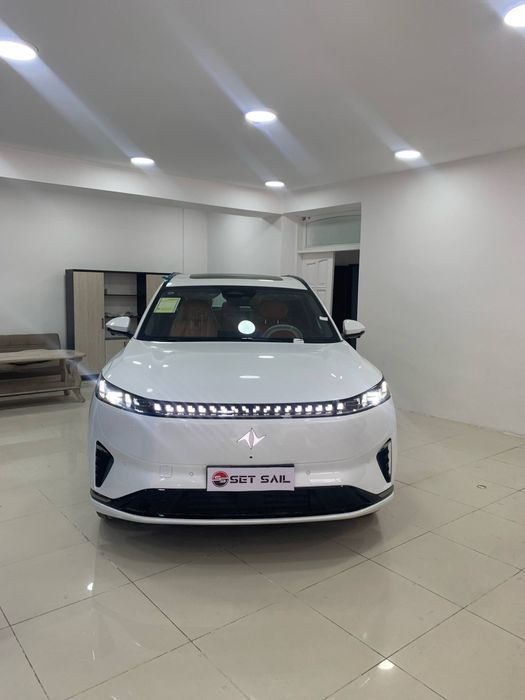 Dongfeng eπ 008 sotiladi
 0–100 km/s tezlanis