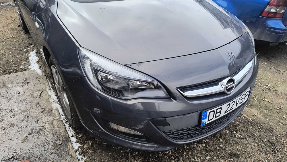 Vând Opel Astra j