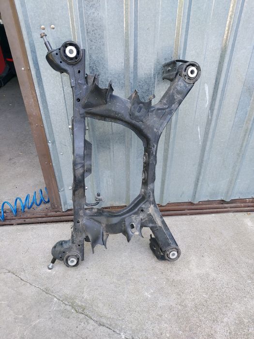 Балка задняя Subaru Forester SH