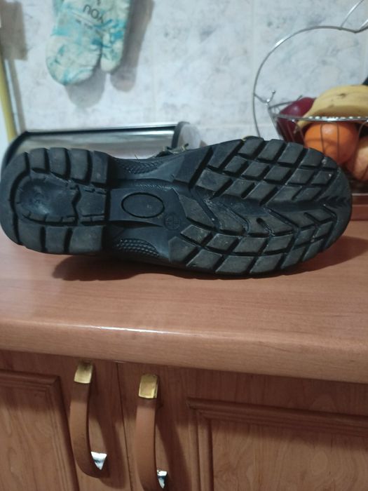 Vând gheata din piele