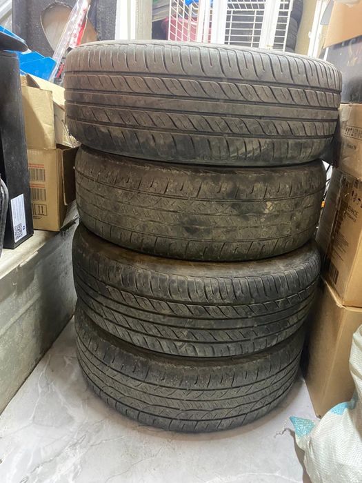 Продам шины комплект