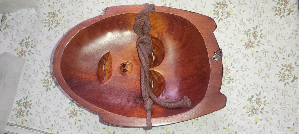 Маска, дерево, лак