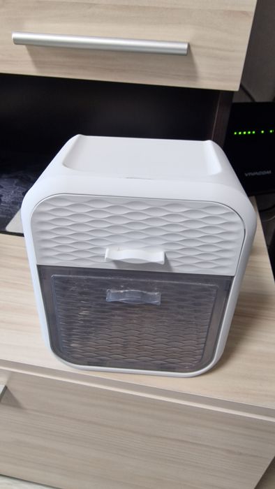 Кутия  за тоалетна хартия с чекмедже.