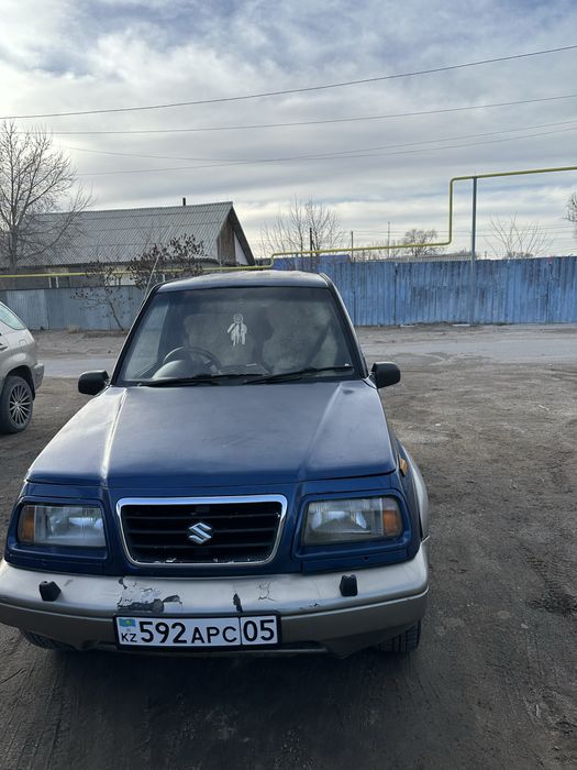 Машина Suzuki Escudo