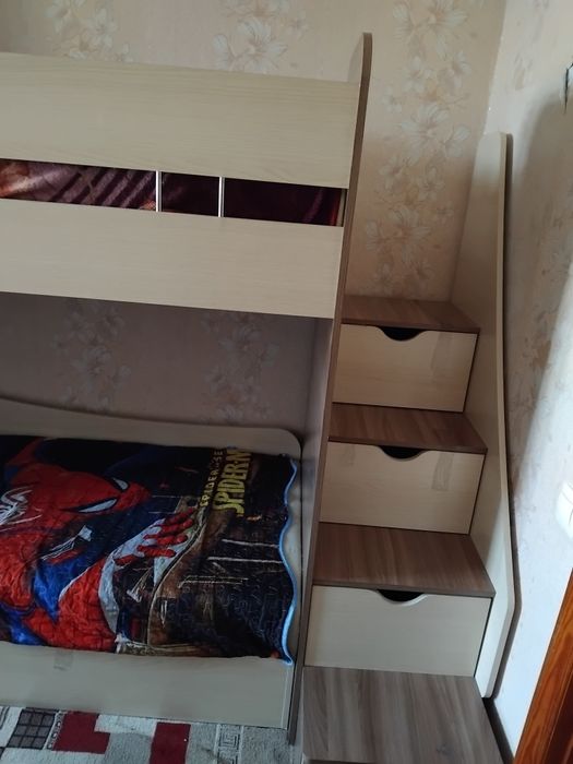 Срочно продам 2х-ярусную кровать!