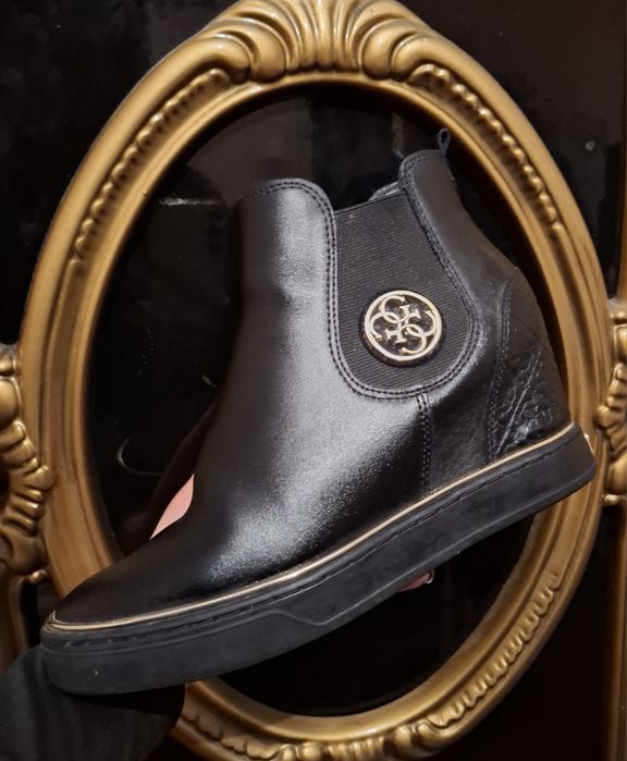 GUESS Дамски боти на плотформа