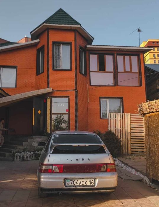 Кафе в центре +ДОМ добротный !