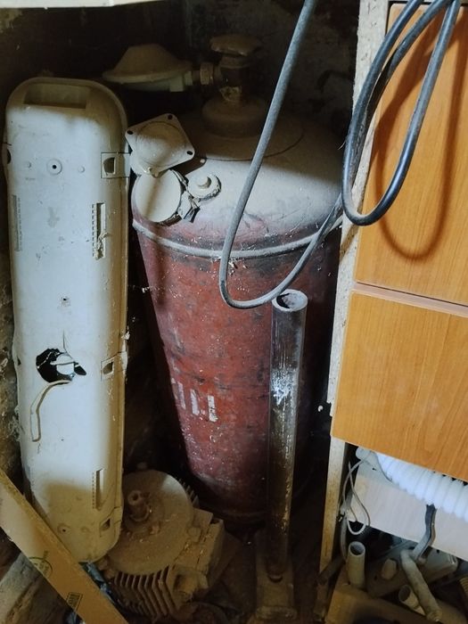 Продам газовый баллон большой.