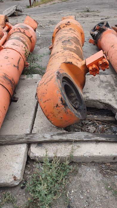 Гидроцилиндры на экскаватор Hitachi