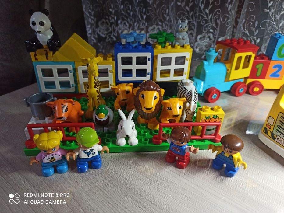 Продам конструктор Лего дупло.