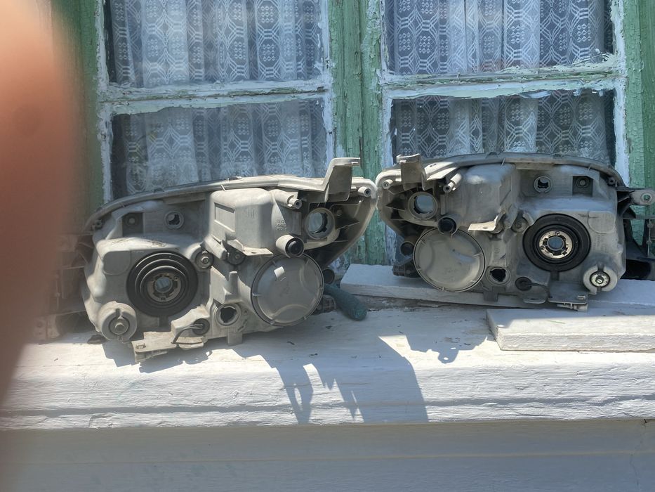 Продавам фарове за  Daihatsu Terios