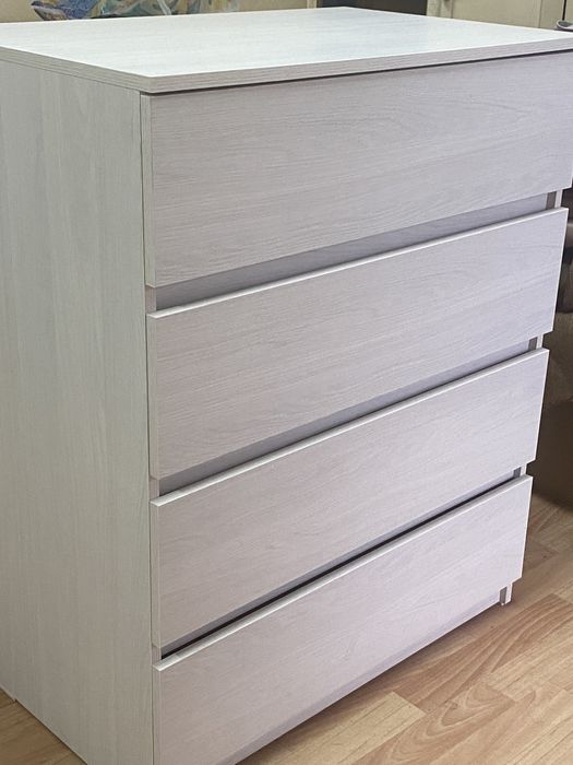 Комоды без ручек  30000
