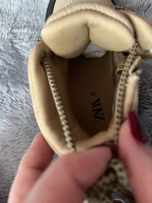 Ботинки размер 25 от бренда Зара