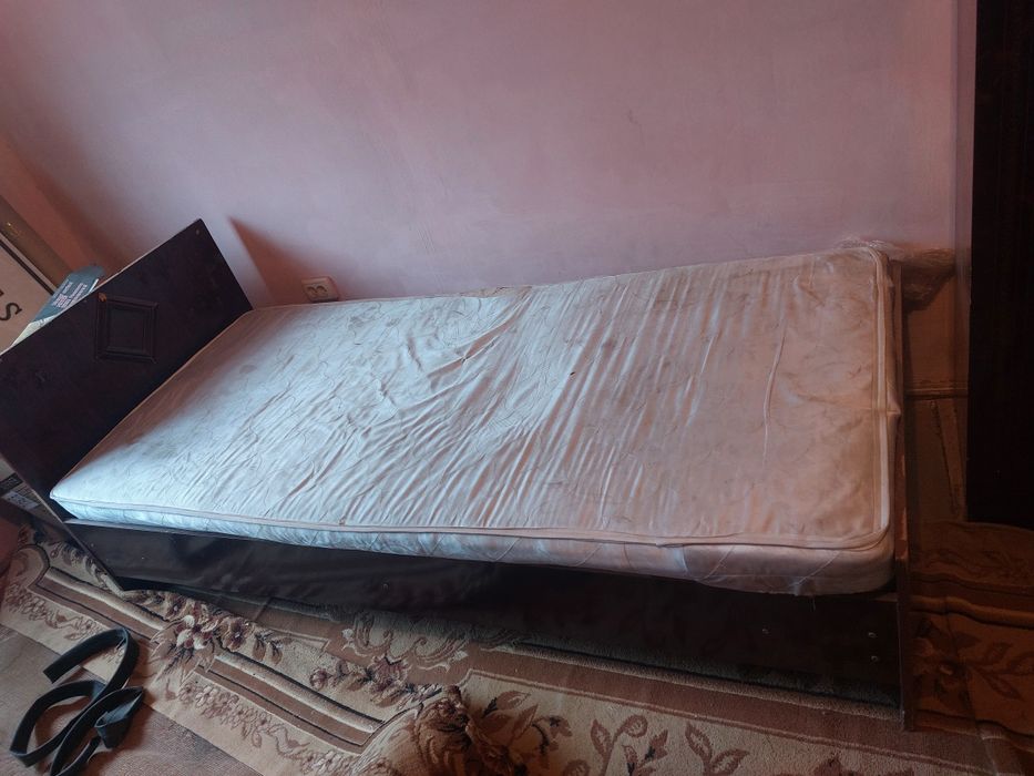 Krovat , shkaf , tryumo