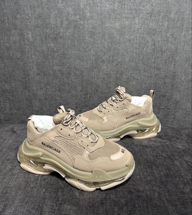Balenciaga triple s bej
