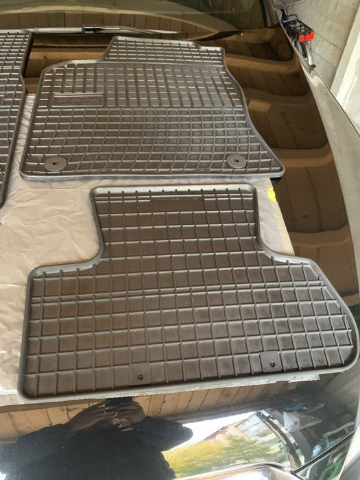 Preșuri interior și tăviță portbagaj din cauciuc Audi Q5