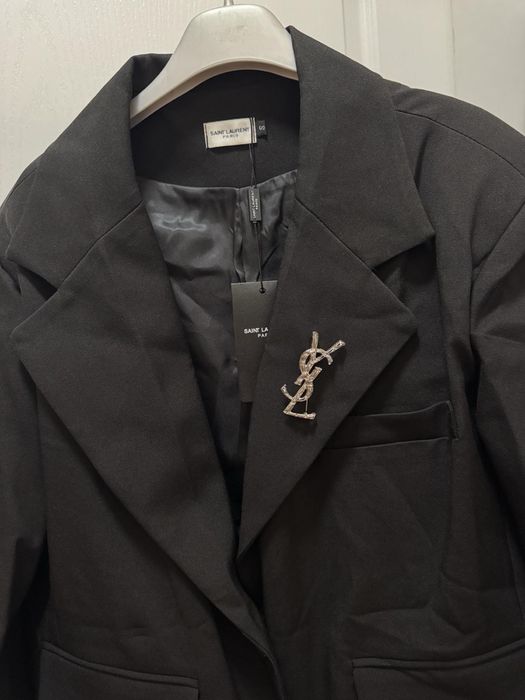 Дамско Сако……………