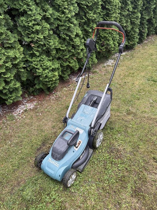 Masina de tuns gazon/iarba electrica Makita