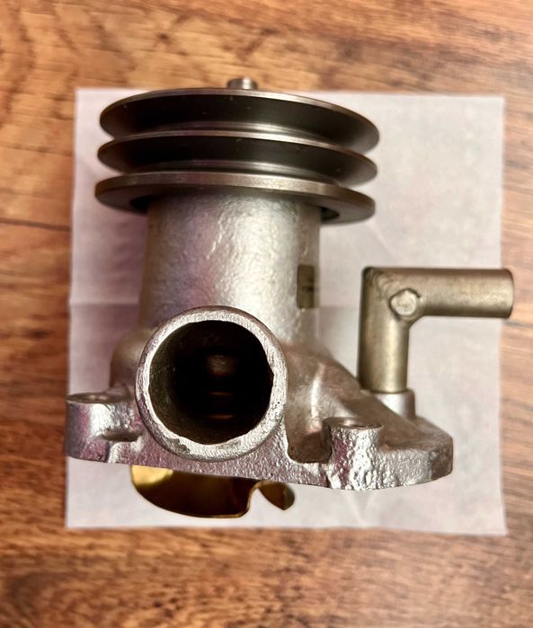 Водна помпа за камион/автобус AVIA