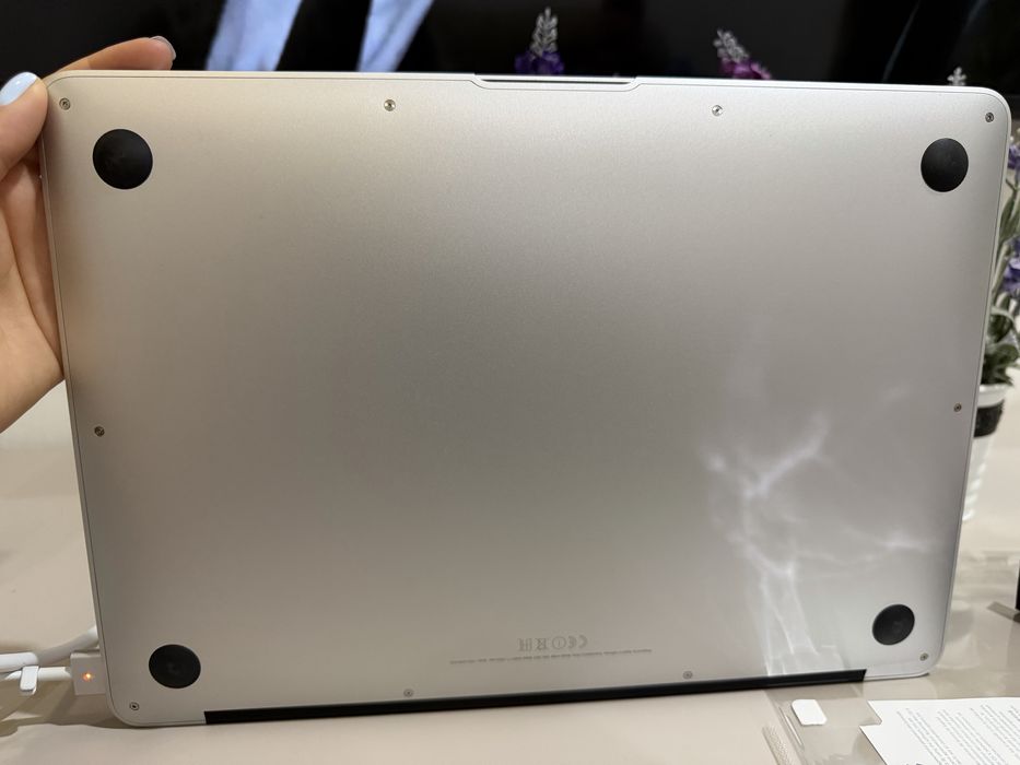Продам Mac Book Air