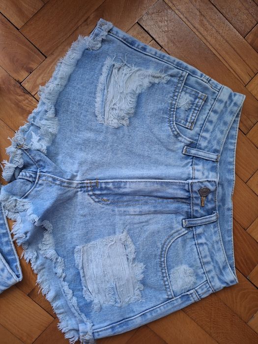 Дамски къси гащи