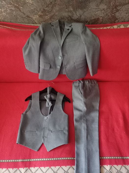 Продам костюм для мальчика