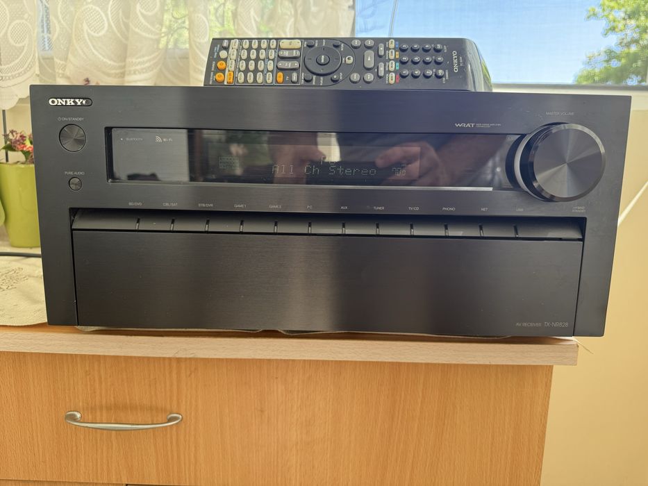 Onkyo TX-NR828 Bluetooth Wi-Fi