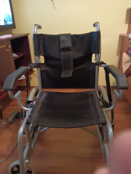 Scaun cu rotile , preț negociabil