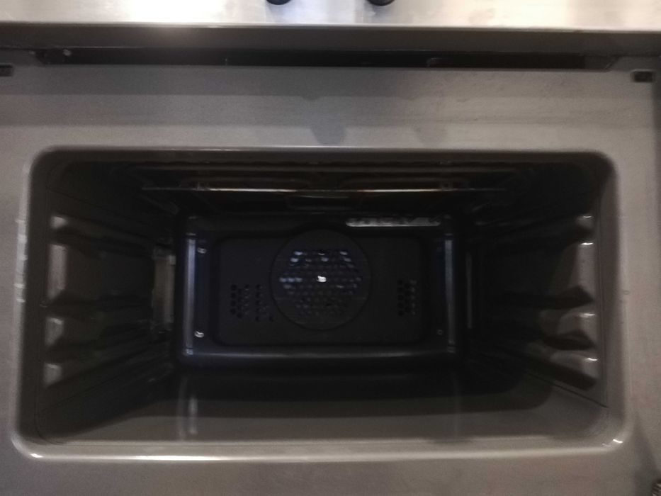 Комбинирана SIEMENS фурна с микровълнова за вграждане