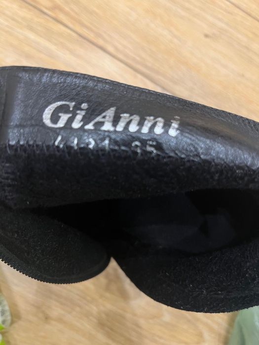 Стилтные замшевые ботильоны