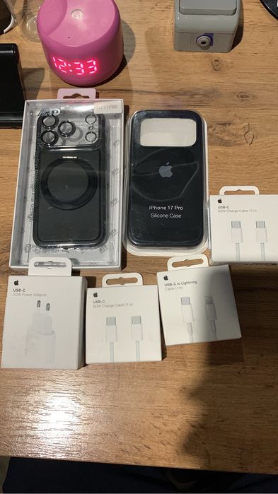 Срочно! Оригинальные аксессуары Apple: зарядка 20W, кабели USB-C