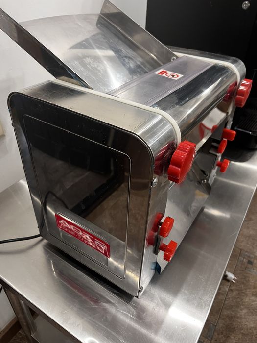 Тестораскатка - лапшерезка электрическая