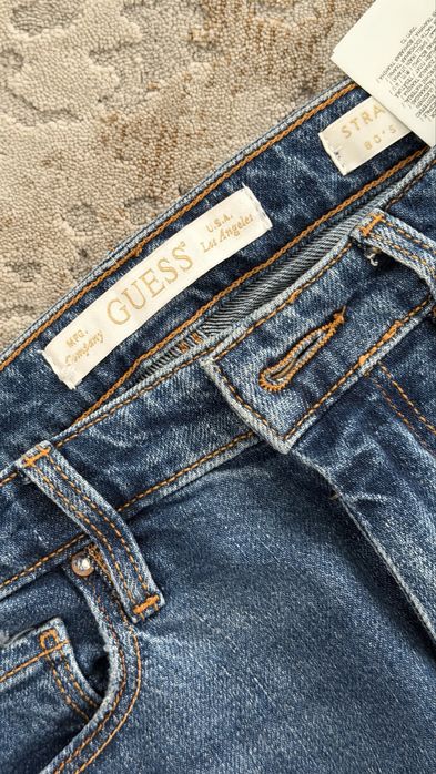 Женские джинсы Guess