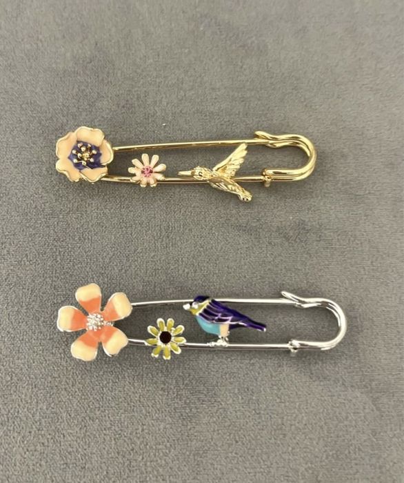 Продам броши и кольцо для платка