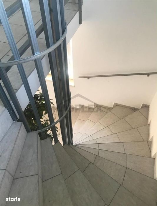 EXCLUSIVITATE ! Casa pe 3 etaje de vanzare in Cenad la pret de apartam