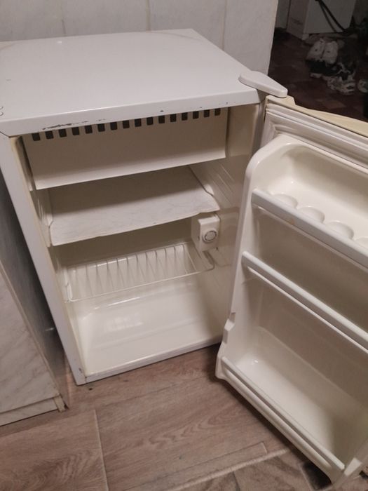 Продам офисный холодильник б/у