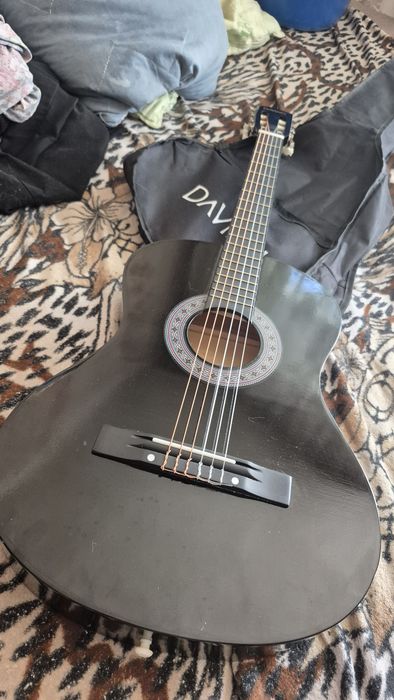Продам гитару DaVinci