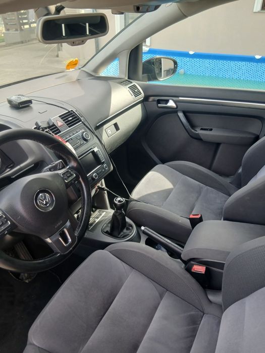 VOLKSWAGEN Touran 2011 — imagine 5
