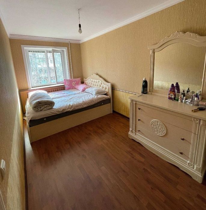 Чиланзар 9 квартал 3/2/4 Кирпичный дом, Комнаты раздельные, балкон 2*6