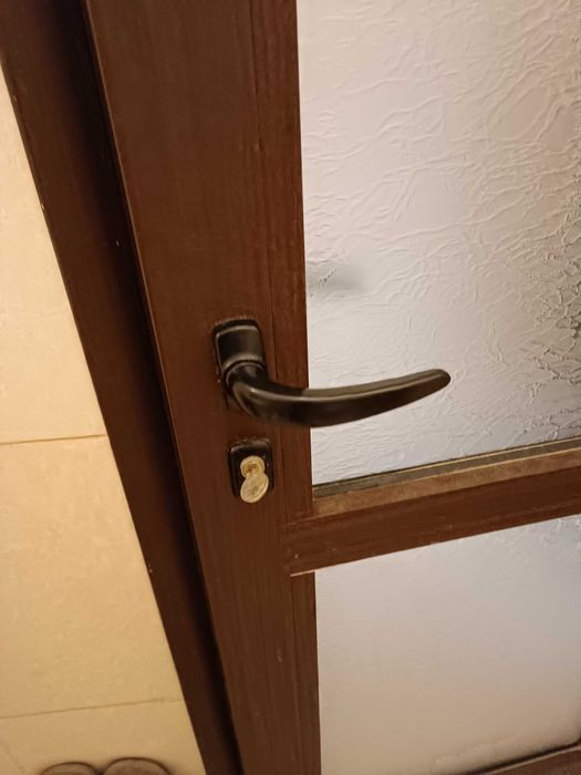 Врата за баня алуминий